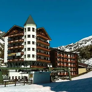 *** Hotel Adler Italia